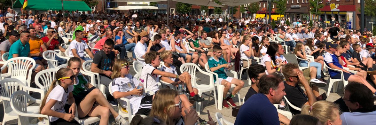 Public Viewing auf dem Marktplatz in Sögel 