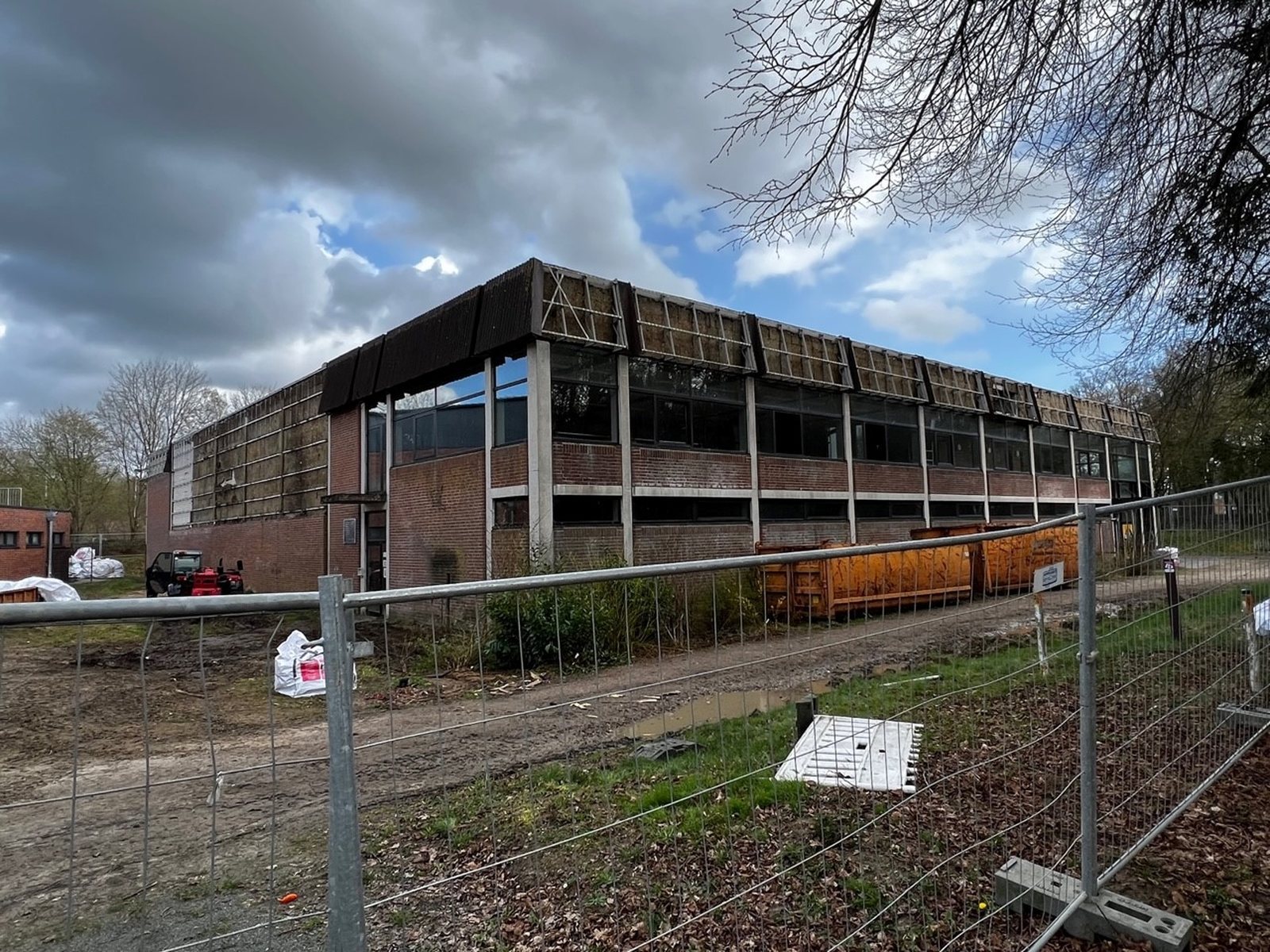 Bild von einer alten Halle
