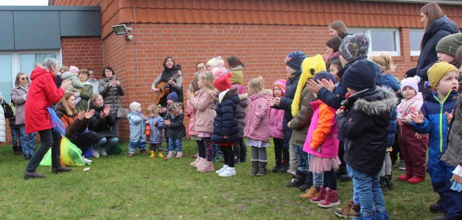 En Bild mit vielen Kindern 