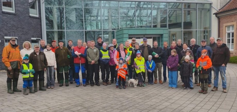 Ein Bild mit vielen Personen