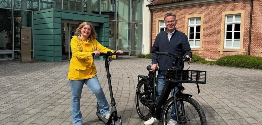 Ein Bild mit zwei Personen