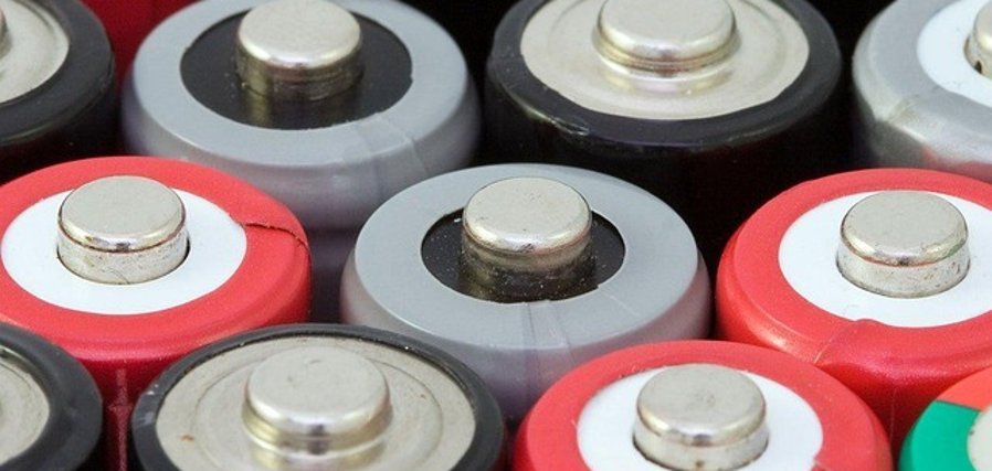 Ein Bild mit Batterien 