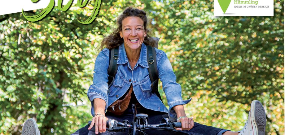 Ein Bild mit einer Frau auf dem Rad